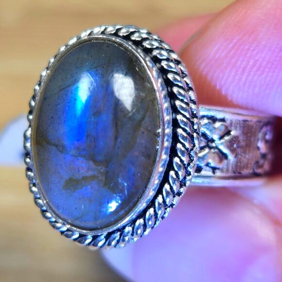 Size 8 Labradorite Silver Ring – Mystic Boho Moonlight - Picture 3 of 3